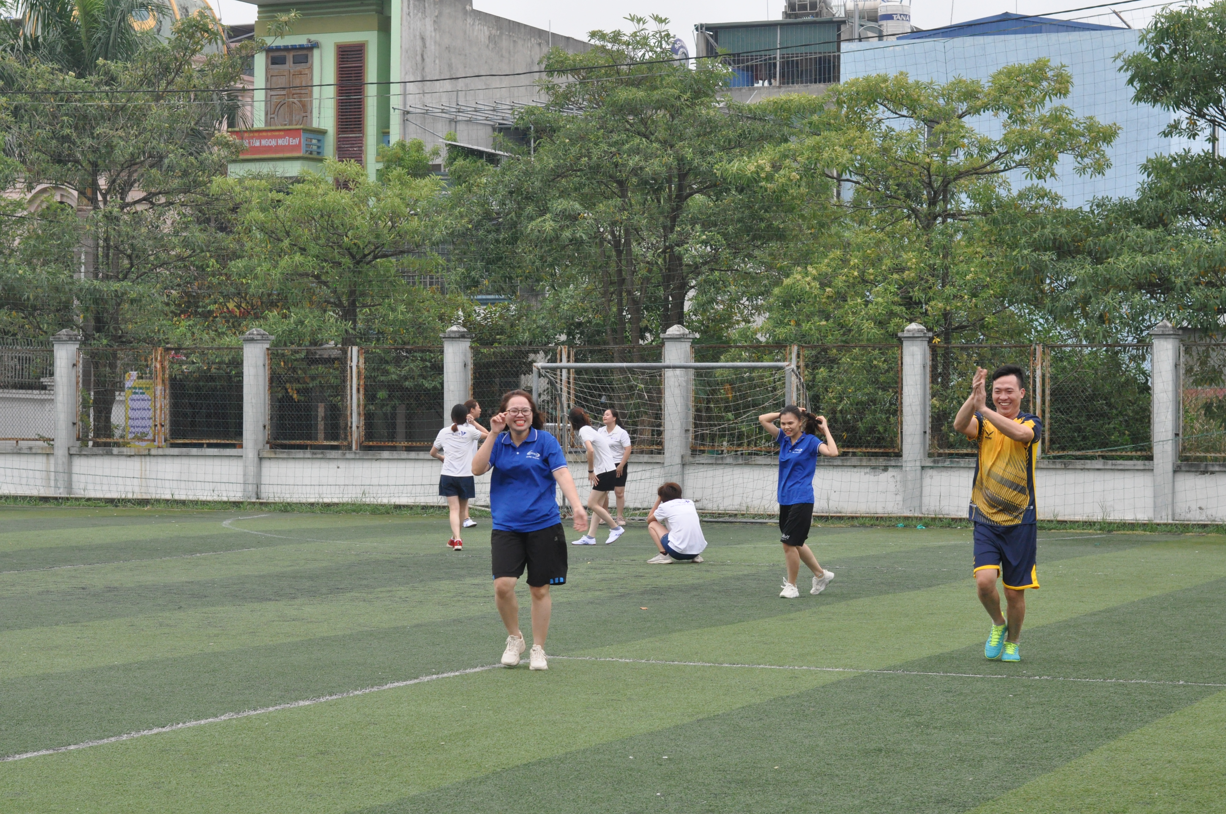 Giao hữu bóng đá nhân ngày phụ nữ việt nam 20 tháng 10