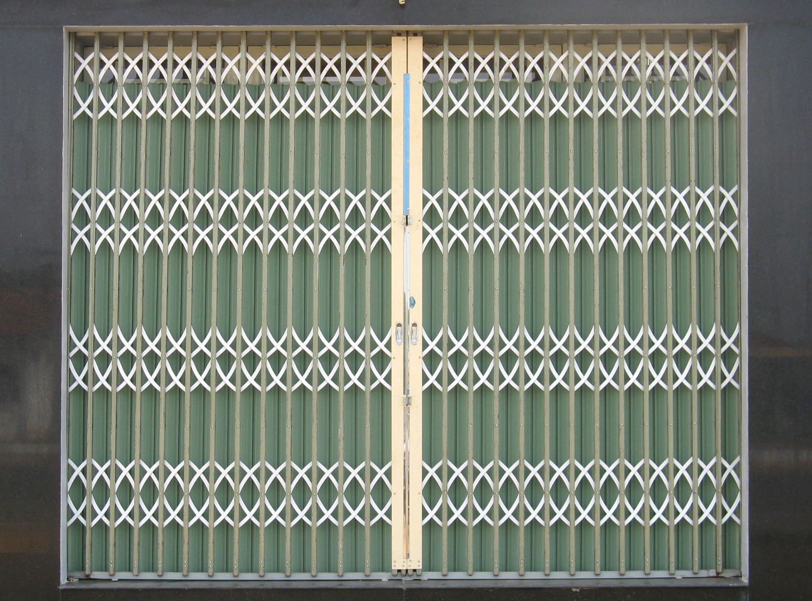 Cửa Xếp Đài Loan