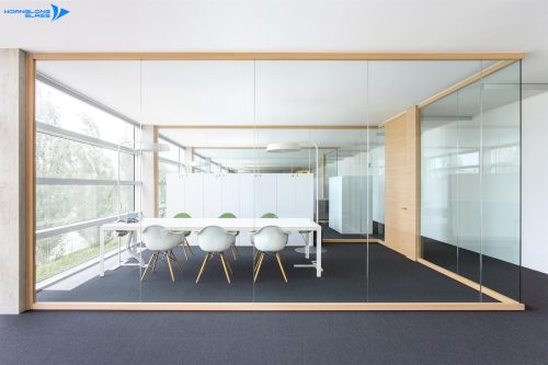 Vách kính cường lực Hoàng Long Glass tại thanh hóa