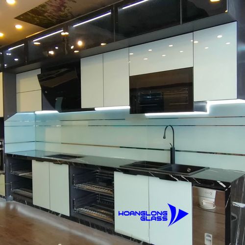Xu hướng Kính ốp bếp chạy chỉ gương mới nhất 2023 tại thanh hóa